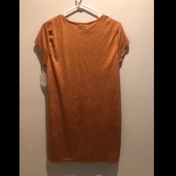 New dress w/ cute detail - Picture 2 of 2